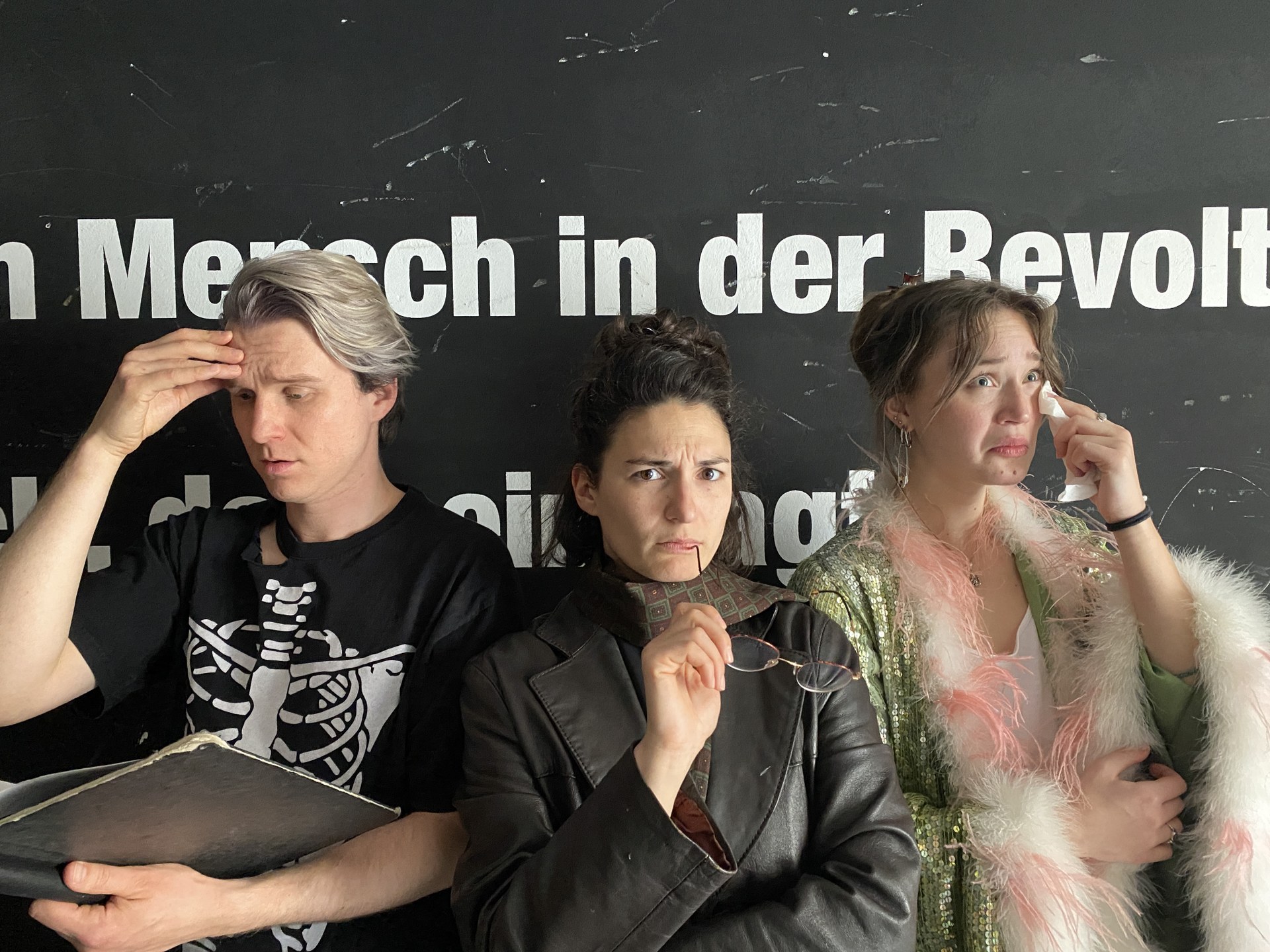 Theater Aachen »Sein oder nicht sein oder the Director is not present« © Marlina Adeodata Mitterhofer, Melina Pyschny, Alexander Wanat